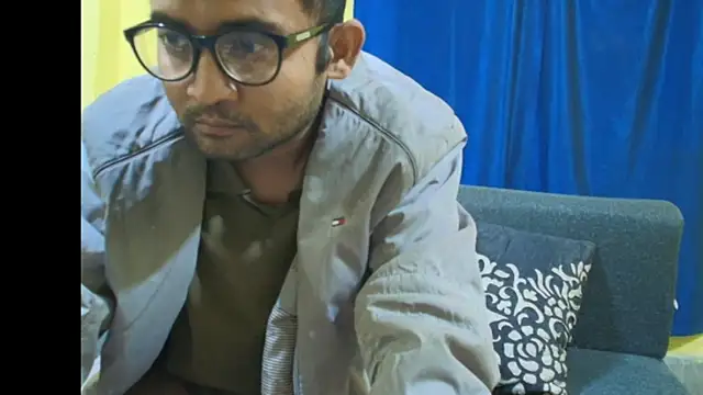 Snapshot of Cute_boy2000 chatting on January 9, 2026, 12:13 am Cute boy2000 online show from January 9, 2026, 12:13 am