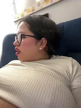 Snapshot of andra_rose chatting on February 18, 2025, 10:58 pm andra rose online show from February 18, 2025, 10:58 pm