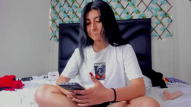 EmmaWilliamss online show from April 8, 2026, 4:18 pm