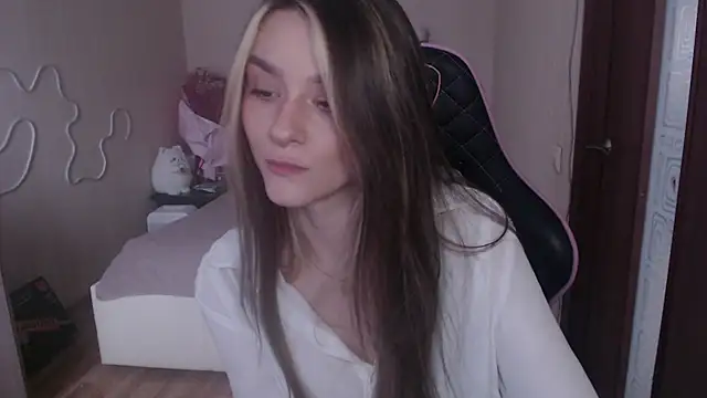 jeann elsaa online show from March 9, 2025, 8:18 am