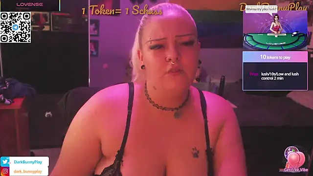 Snapshot of DarkBunnyPlay chatting on November 13, 2025, 8:35 am DarkBunnyPlay online show from November 13, 2025, 8:35 am