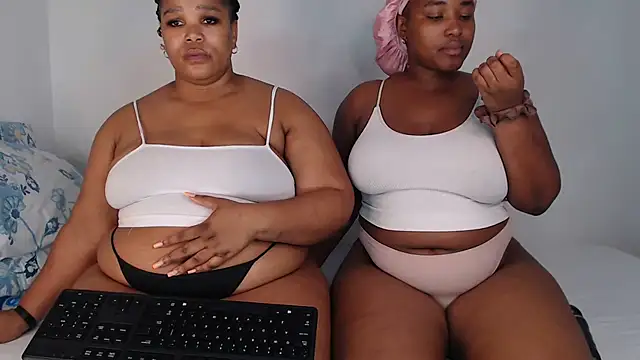 Snapshot of SexyAmeena2002 chatting on March 2, 2026, 8:26 pm SexyAmeena2002 online show from March 2, 2026, 8:26 pm