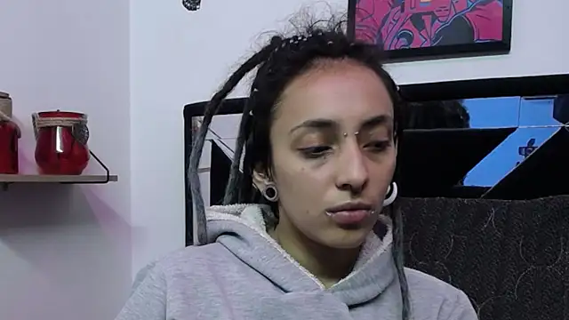 Snapshot of ORIANNA_BODMOD chatting on December 3, 2024, 6:59 am ORIANNA BODMOD online show from December 3, 2024, 6:59 am