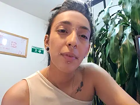 Snapshot of ORIANNA_BODMOD chatting on May 9, 2026, 4:50 am ORIANNA BODMOD online show from May 9, 2026, 4:50 am