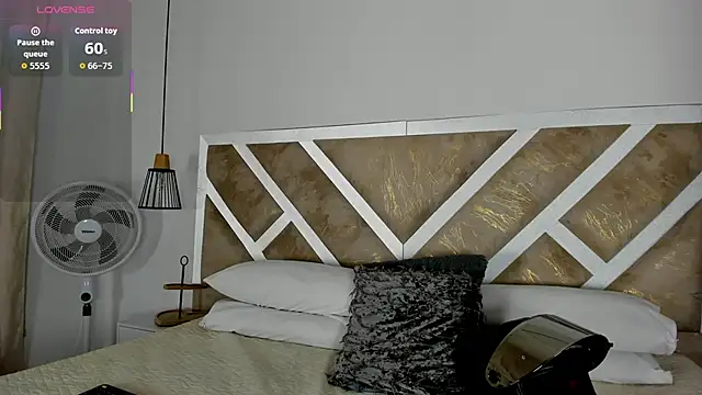 ZiaCalifa online show from March 13, 2026, 11:28 am