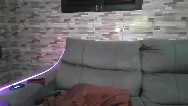 Snapshot of MinaBoss chatting on July 11, 2026, 8:33 pm MinaBoss online show from July 11, 2026, 8:33 pm