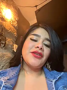 Snapshot of Insane_Issa chatting on January 5, 2025, 10:29 pm Insane Issa online show from January 5, 2025, 10:29 pm