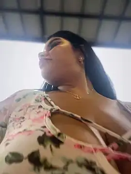 Snapshot of Insane_Issa chatting on March 9, 2025, 9:36 pm Insane Issa online show from March 9, 2025, 9:36 pm