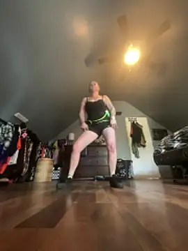 SummerBlueMoon online show from March 4, 2026, 10:16 pm