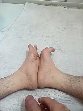 Hardapple01 online show from March 31, 2026, 9:04 pm