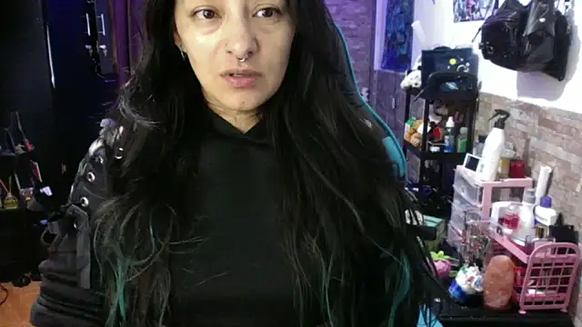 Snapshot of AngelaQueen_ chatting on June 11, 2026, 7:56 pm AngelaQueen online show from June 11, 2026, 7:56 pm