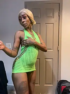 Snapshot of SlimBeenBadd1981 chatting on December 31, 2024, 2:47 pm SlimBeenBadd1981 online show from December 31, 2024, 2:47 pm