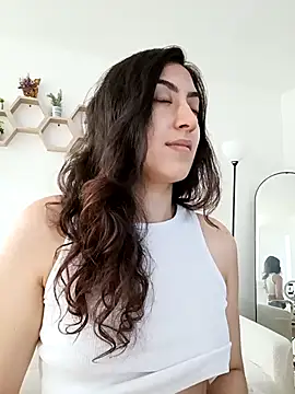 MIYESSI online show from December 2, 2025, 3:07 pm