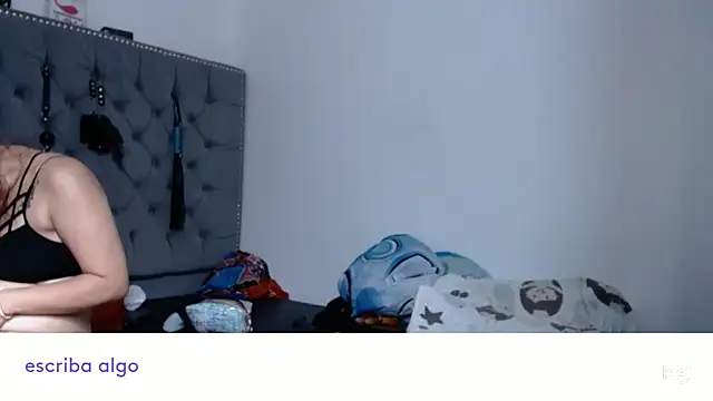 Snapshot of KaiicyQuuen chatting on December 17, 2024, 7:04 pm KaiicyQuuen online show from December 17, 2024, 7:04 pm