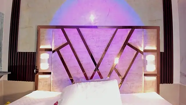 Snapshot of Athenea_Mills chatting on December 16, 2025, 6:57 pm Athenea Mills online show from December 16, 2025, 6:57 pm