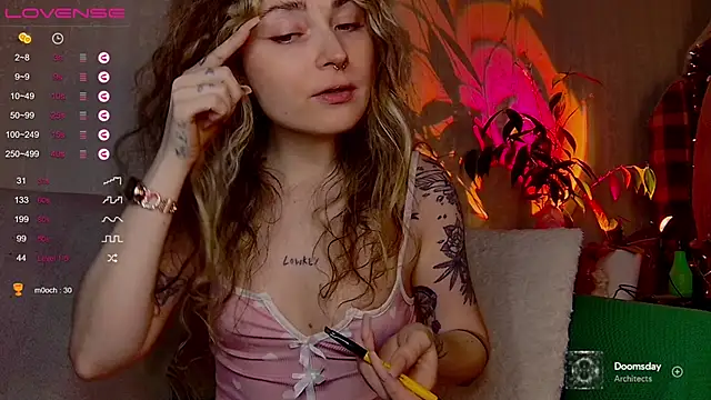 IttyKitty online show from April 15, 2026, 11:49 pm