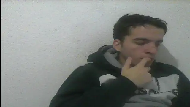 Snapshot of Tombgy07 chatting on December 25, 2024, 9:00 pm Tombgy07 online show from December 25, 2024, 9:00 pm