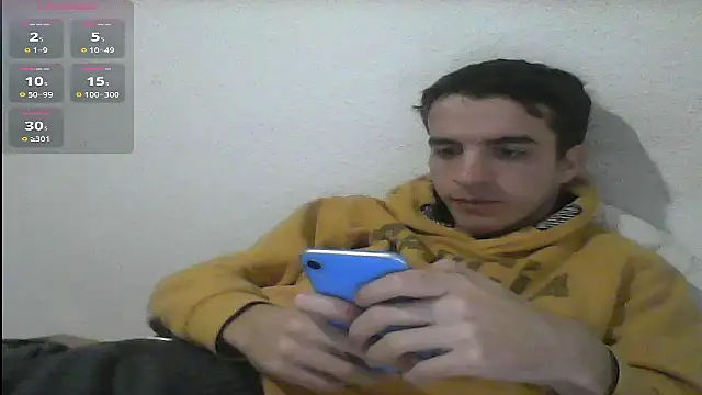 Snapshot of Tombgy07 chatting on January 13, 2025, 8:15 pm Tombgy07 online show from January 13, 2025, 8:15 pm