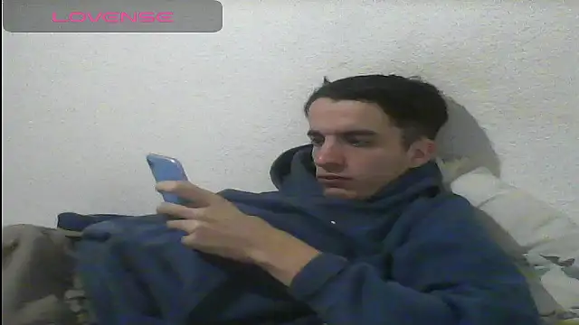 Snapshot of Tombgy07 chatting on February 12, 2025, 8:40 pm Tombgy07 online show from February 12, 2025, 8:40 pm