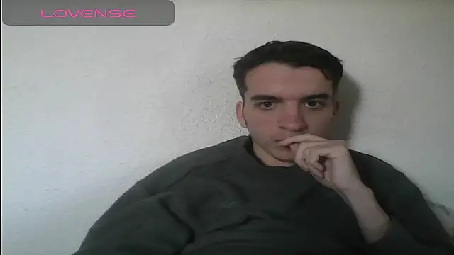 Snapshot of Tombgy07 chatting on February 14, 2025, 3:05 pm Tombgy07 online show from February 14, 2025, 3:05 pm