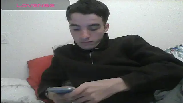 Snapshot of Tombgy07 chatting on February 18, 2025, 8:58 pm Tombgy07 online show from February 18, 2025, 8:58 pm