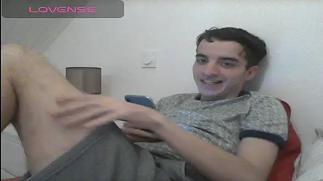 Snapshot of Tombgy07 chatting on February 25, 2025, 8:19 pm Tombgy07 online show from February 25, 2025, 8:19 pm