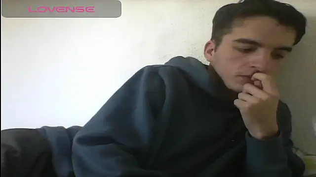 Snapshot of Tombgy07 chatting on March 3, 2025, 2:04 pm Tombgy07 online show from March 3, 2025, 2:04 pm