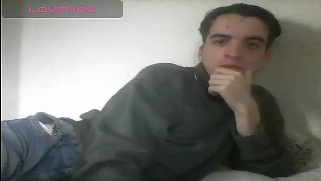 Snapshot of Tombgy07 chatting on March 10, 2025, 4:35 pm Tombgy07 online show from March 10, 2025, 4:35 pm