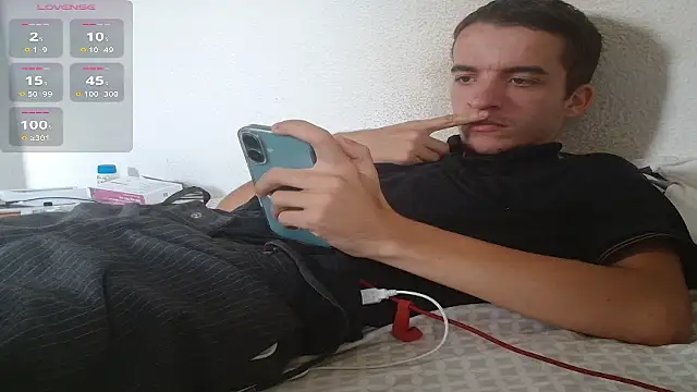 Snapshot of Tombgy07 chatting on September 16, 2025, 11:00 am Tombgy07 online show from September 16, 2025, 11:00 am