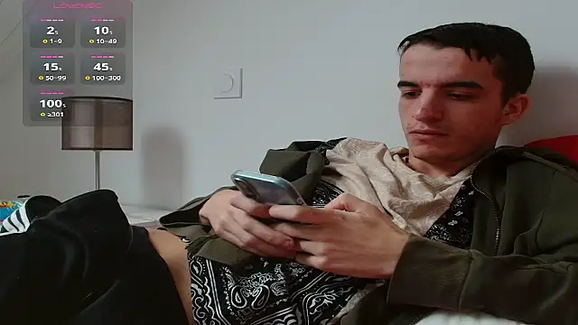 Snapshot of Tombgy07 chatting on December 5, 2025, 1:31 pm Tombgy07 online show from December 5, 2025, 1:31 pm