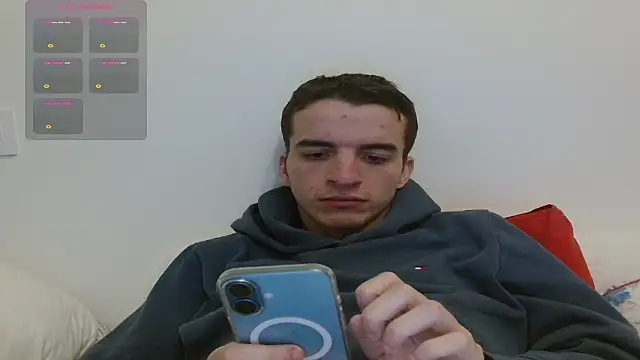 Snapshot of Tombgy07 chatting on December 14, 2025, 9:41 pm Tombgy07 online show from December 14, 2025, 9:41 pm