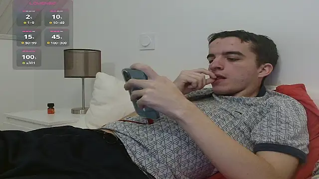 Snapshot of Tombgy07 chatting on December 15, 2025, 5:17 pm Tombgy07 online show from December 15, 2025, 5:17 pm