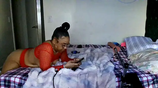 Snapshot of YasmineMinaj chatting on March 9, 2025, 8:42 pm YasmineMinaj online show from March 9, 2025, 8:42 pm