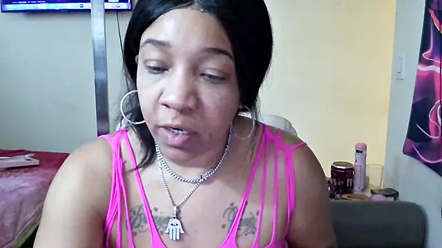 Snapshot of YasmineMinaj chatting on November 14, 2025, 3:22 pm YasmineMinaj online show from November 14, 2025, 3:22 pm