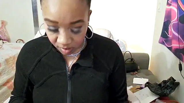 Snapshot of YasmineMinaj chatting on December 3, 2025, 12:51 am YasmineMinaj online show from December 3, 2025, 12:51 am