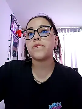 Snapshot of persefone_core chatting on November 9, 2025, 4:27 pm persefone core online show from November 9, 2025, 4:27 pm