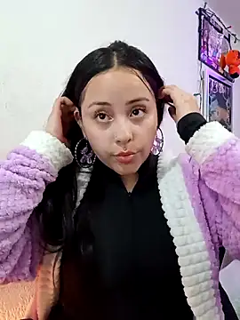 Snapshot of persefone_core chatting on November 11, 2025, 10:32 pm persefone core online show from November 11, 2025, 10:32 pm