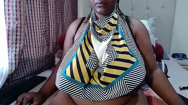 Snapshot of CHOCOLATEDARKBUSTYX chatting on October 27, 2025, 9:13 am CHOCOLATEDARKBUSTYX online show from October 27, 2025, 9:13 am