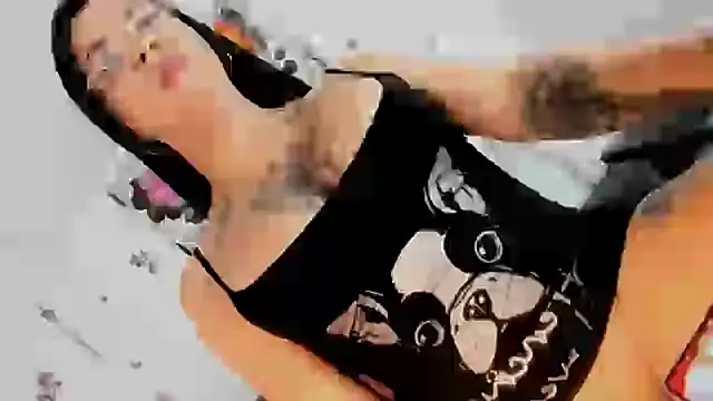 Alexamonstercocktsx online show from February 22, 2025, 5:24 pm