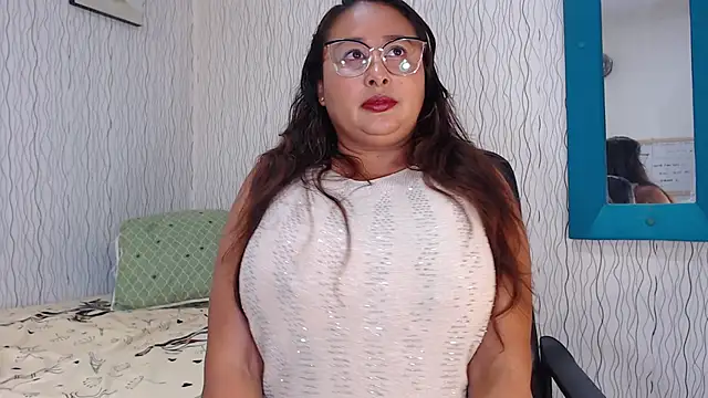 NadiaWhite online show from January 24, 2025, 6:46 pm