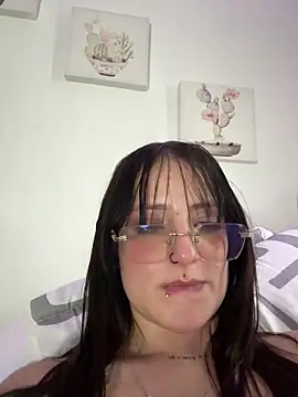 Megan lu2 online show from February 9, 2025, 5:29 am