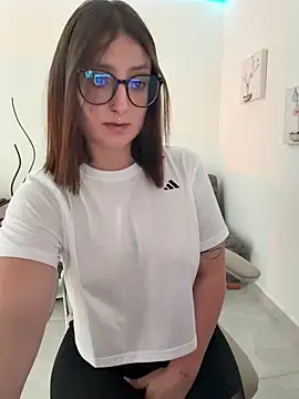 Megan lu2 online show from February 4, 2026, 8:58 pm