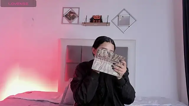 aliice walker  online show from January 11, 2025, 12:40 pm