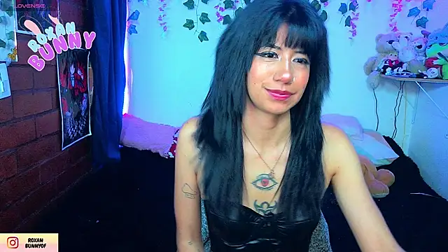 Snapshot of Roxanbunny1 chatting on July 8, 2026, 4:06 am Roxanbunny1 online show from July 8, 2026, 4:06 am