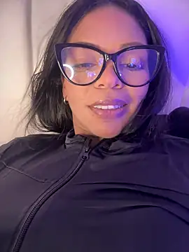 Charly  online show from October 28, 2025, 3:43 am