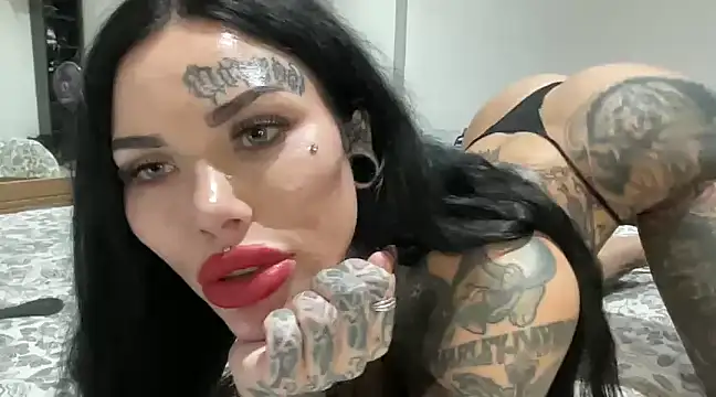 Snapshot of claudiacvc95 chatting on December 5, 2024, 8:44 am claudiacvc95 online show from December 5, 2024, 8:44 am