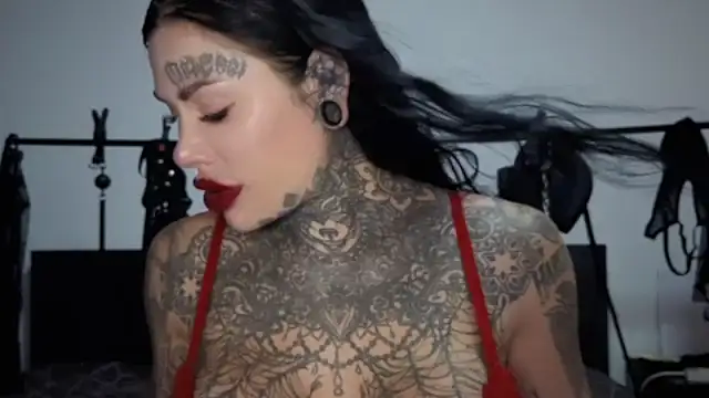 claudiacvc95 online show from March 9, 2026, 4:49 am