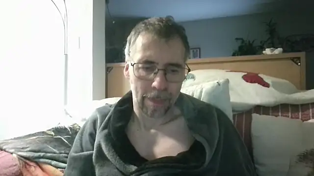 ptitcanard60600 online show from April 17, 2026, 9:18 pm