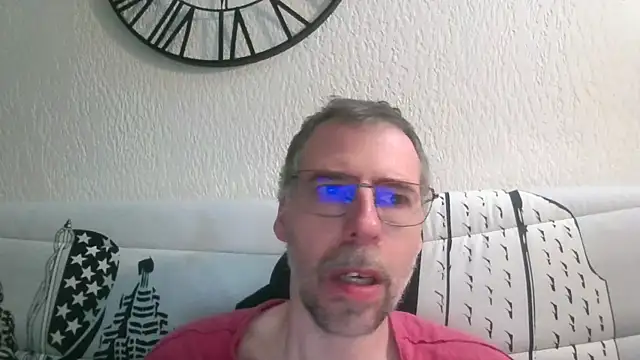 Snapshot of ptitcanard60600 chatting on April 20, 2026, 9:49 pm ptitcanard60600 online show from April 20, 2026, 9:49 pm