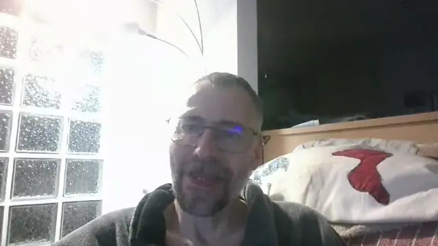 Snapshot of ptitcanard60600 chatting on April 30, 2026, 11:42 pm ptitcanard60600 online show from April 30, 2026, 11:42 pm